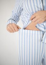 pijama americano manga longa em algodão com estampa de listras azul claro. Marca: Piante pijamas