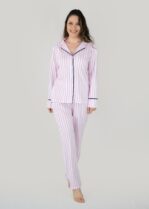 Pijama americano longo em algodão com abertura com botões. Listado Rosa. Marca: Piante